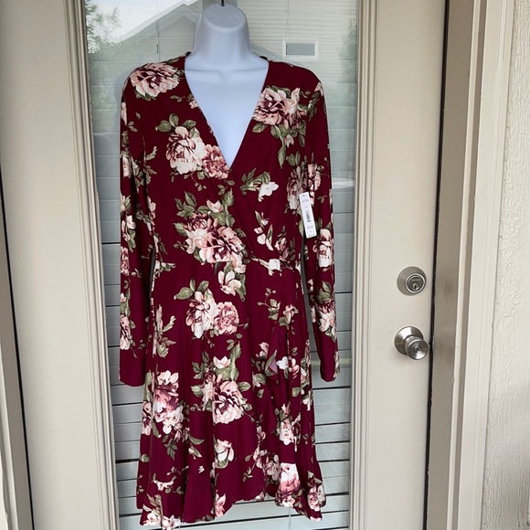 Justify Dresses & Skirts - Justify dress size medium new with tags burgundy